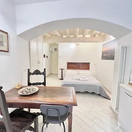 Adg 33 Apartment Florence
